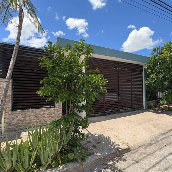 Venta de Casa Equipada de 1 Planta sobre Avenida - Fracc. Villamagna Sur, Mérida.